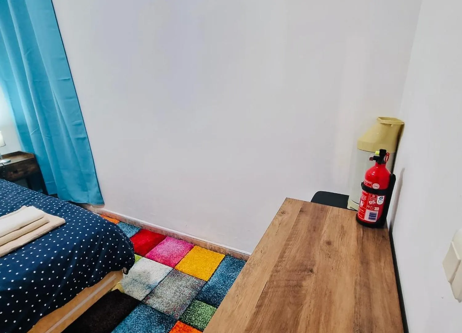 Newly Refurbished Room 2 La Línea de la Concepción ホームステイ