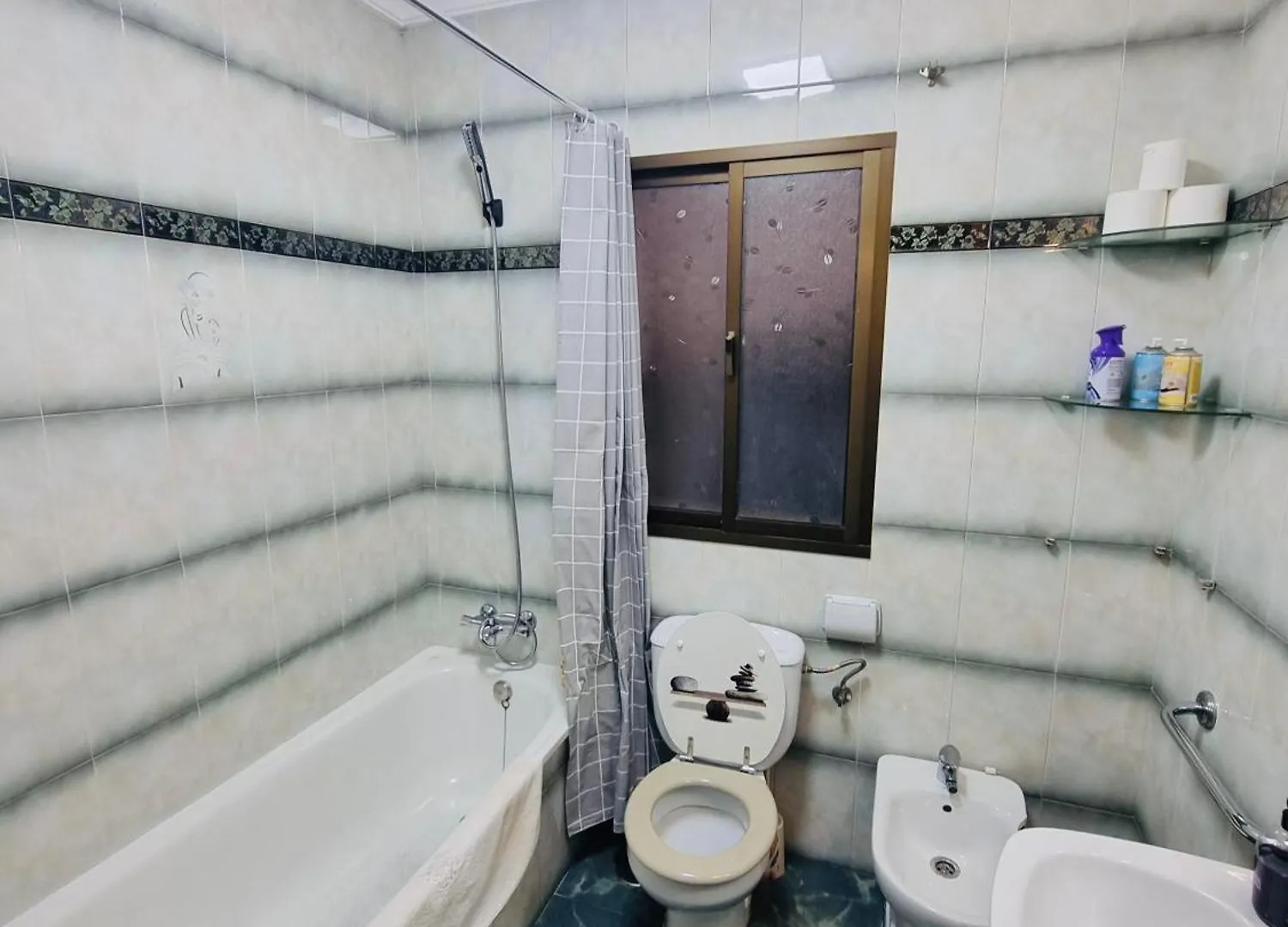 Newly Refurbished Room 2 La Linea de la Concepcion Spain