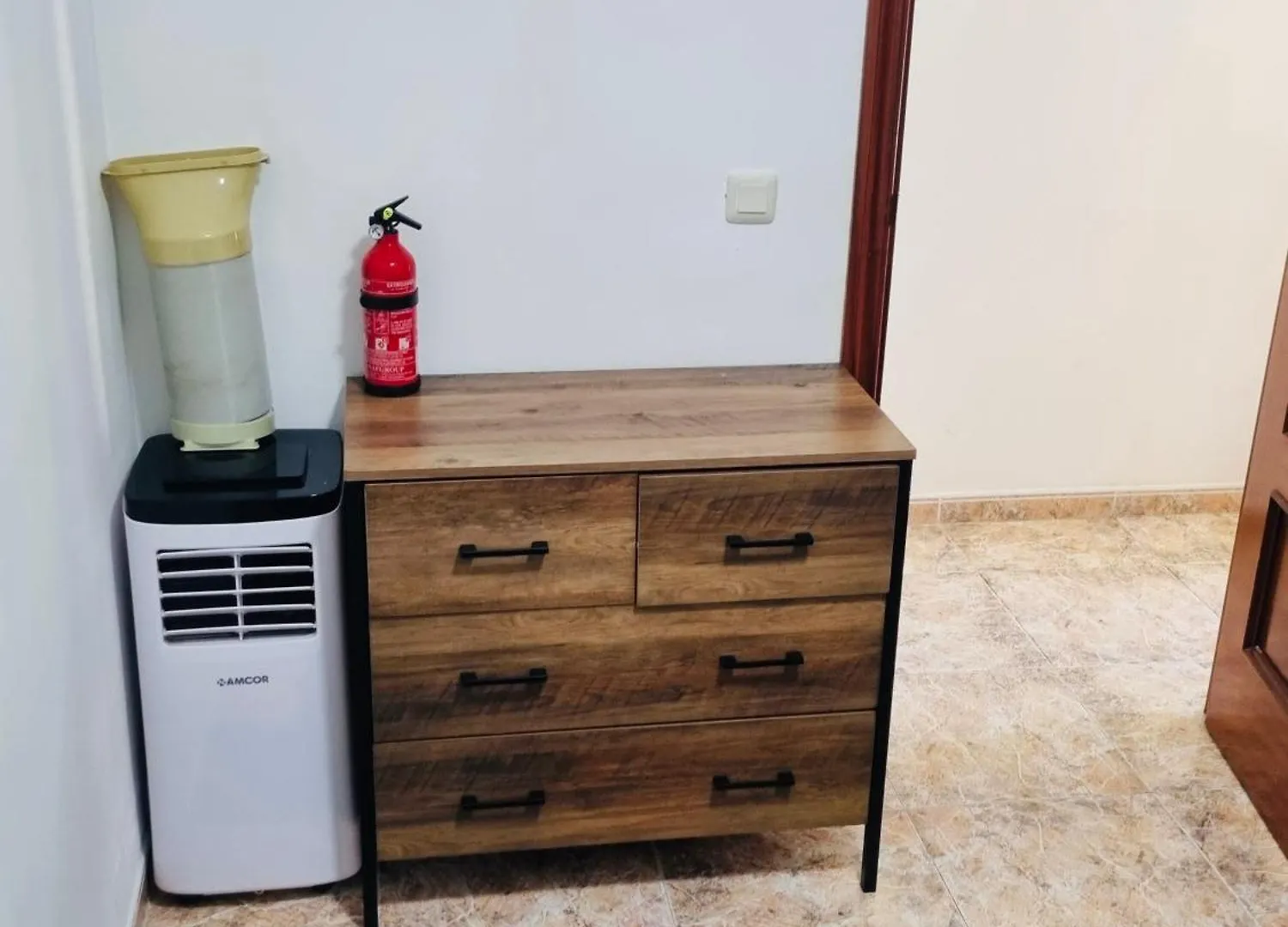 Newly Refurbished Room 2 La Linea de la Concepcion